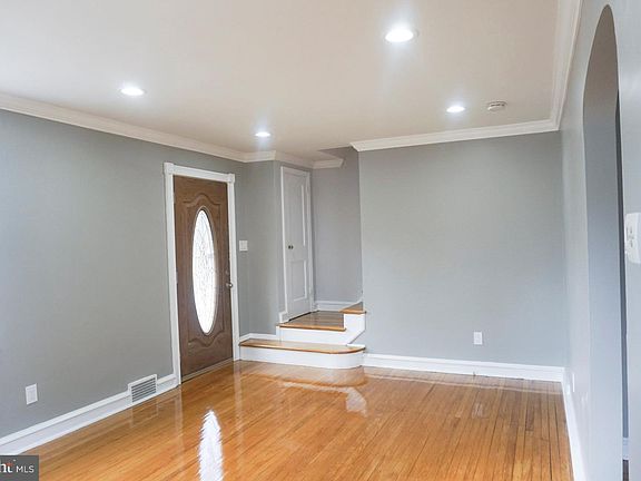 4th image of 1510 Gross Ave