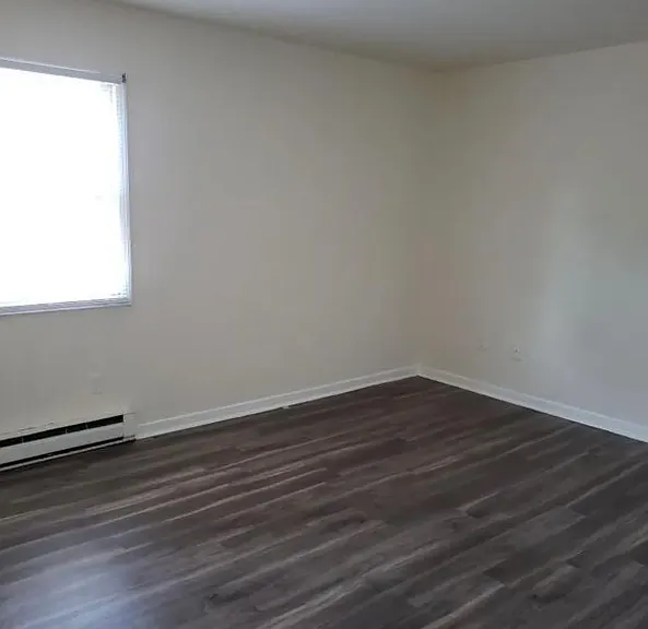 8806 Leafycreek Dr — Photo 12