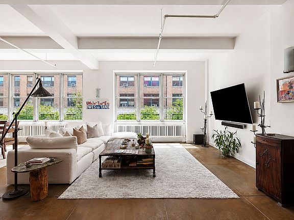 2nd image of 335 W 38th St APT 3