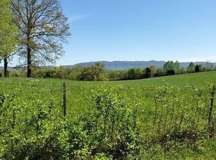 1633 Foxfire Cir, Seymour, TN 37865