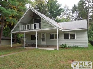 16 W Lakeshore Dr, Hope, MI 48628