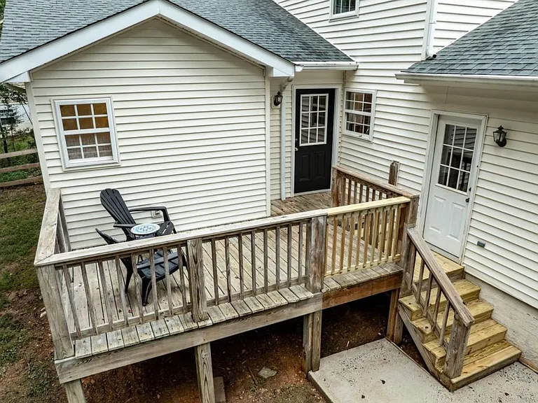 Smokewood Dr — Photo 10