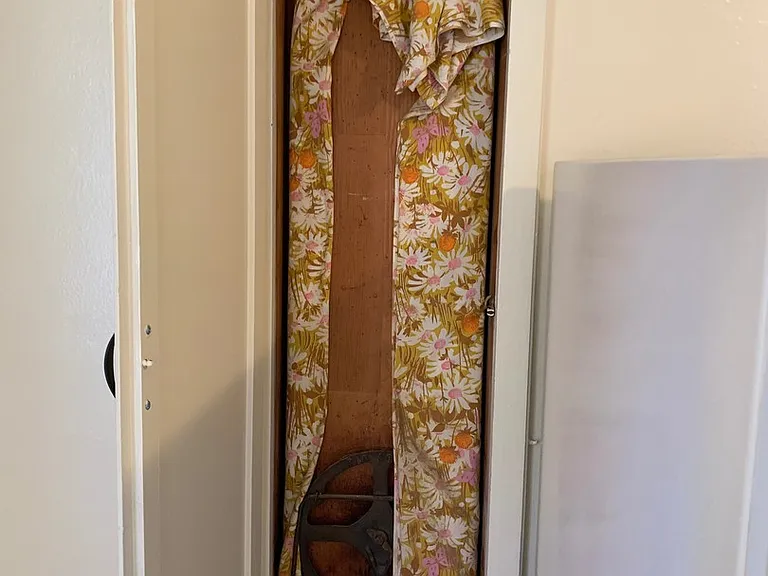 Cortez Hills: Large studio ready for immediate move in! — Photo 16