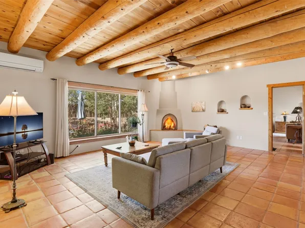 6 Moya Pl, Santa Fe, NM 87508
