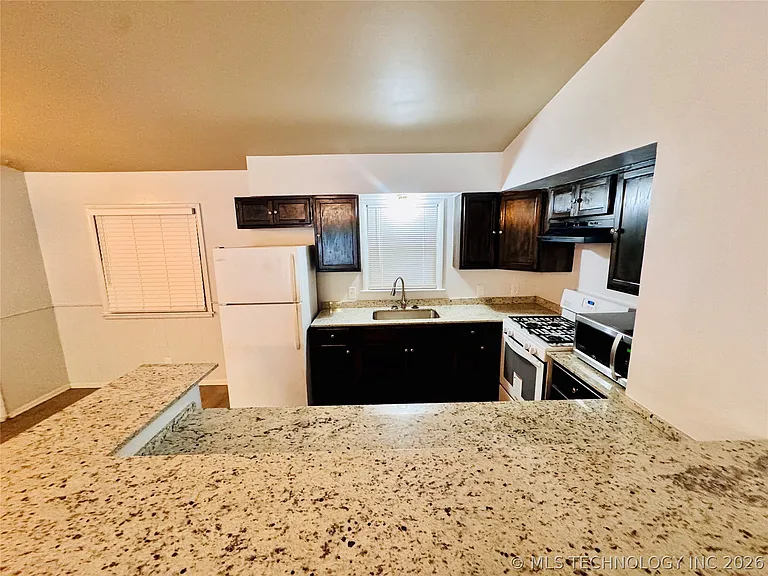 5519 N Garrison Pl — Photo 4