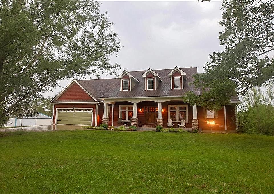 2nd image of 18403 NE 190th St