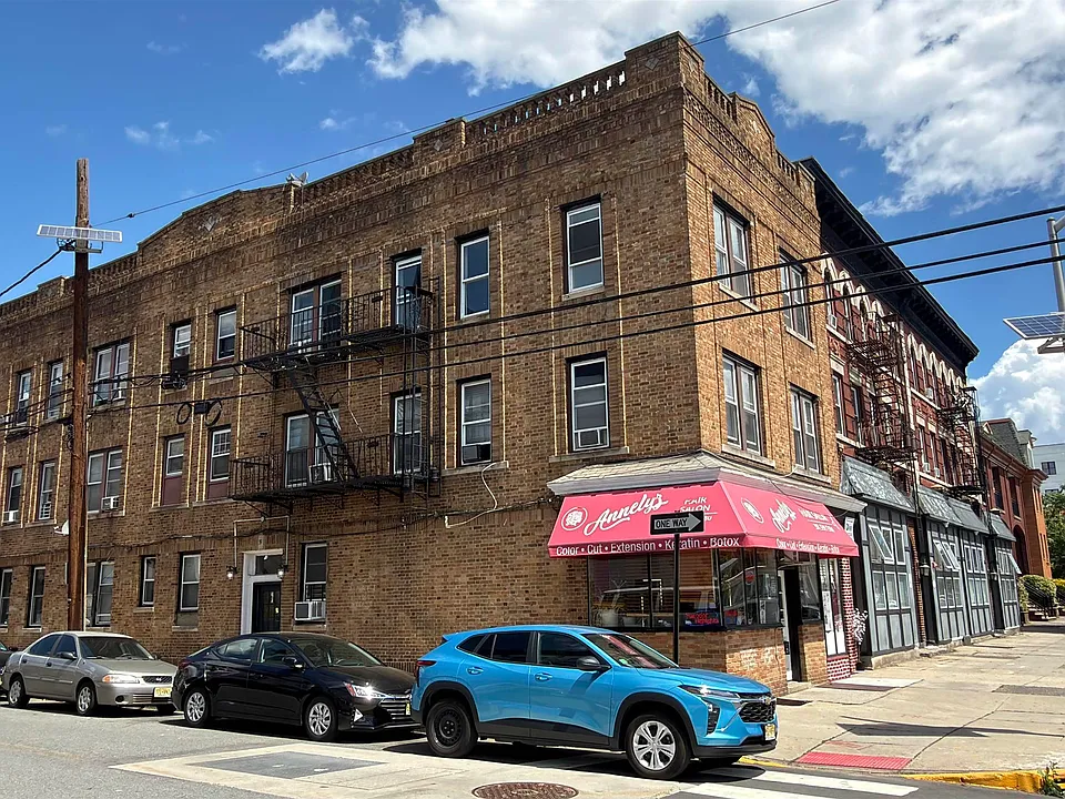 397 Avenue C #101