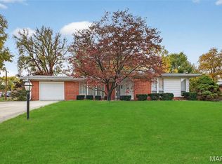 114 High Forest Dr, Swansea, IL