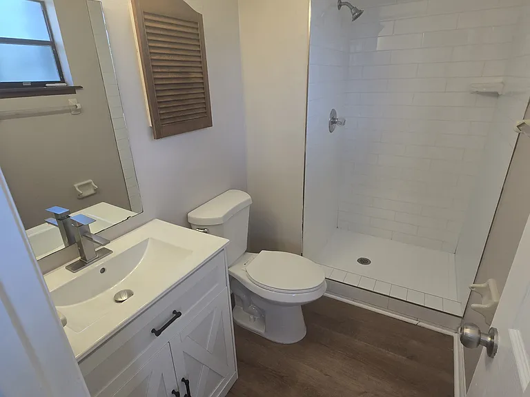 1586 Three Lantern Ln — Photo 7