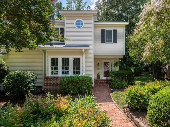 374 Wintercrest W, Pittsboro, NC 27312