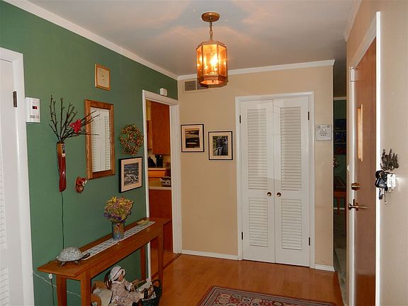 5th image of 1724 Tudor Ln