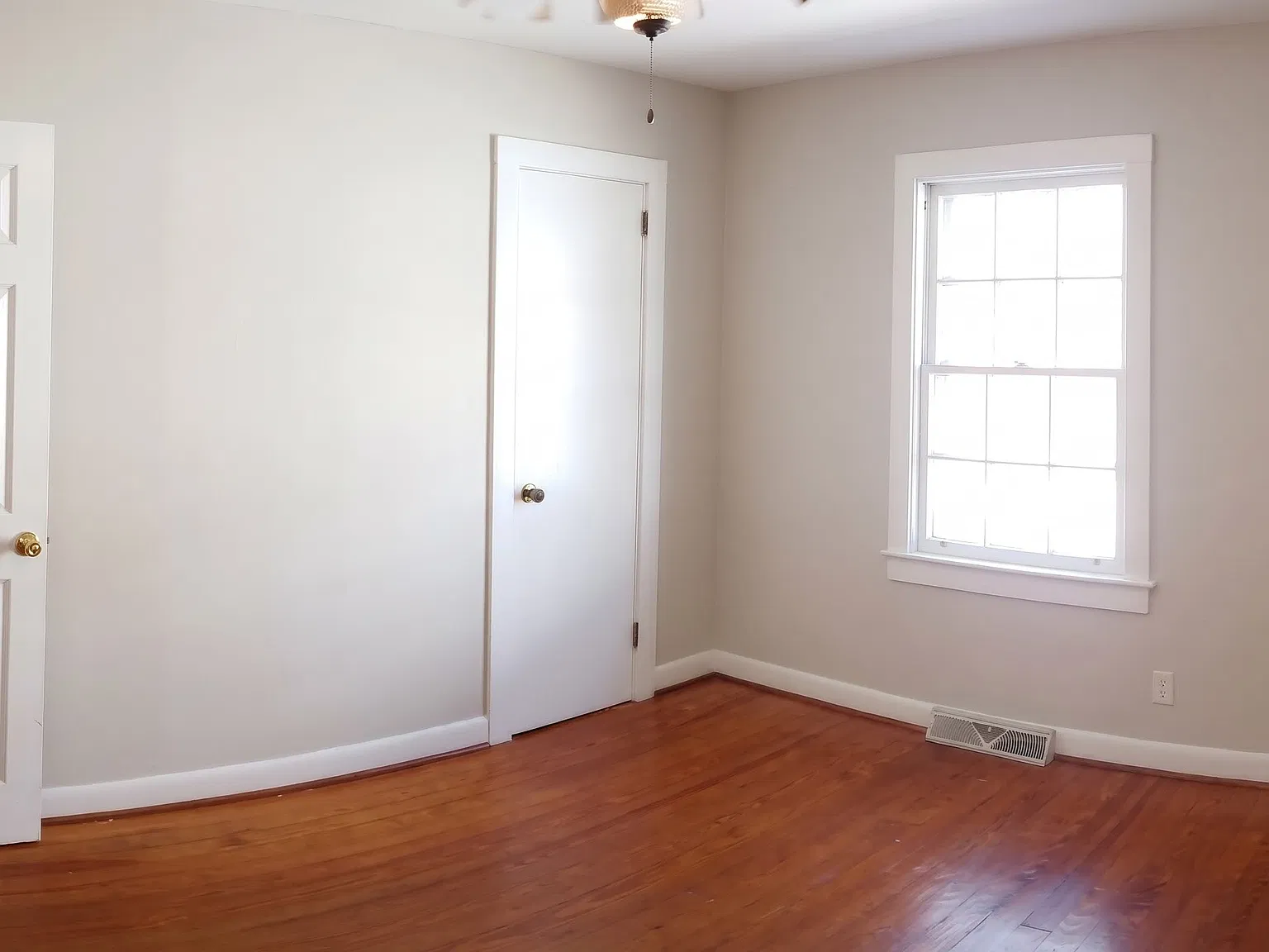 3 bed, 1.5 bath, 1434 sqft, $1,755 — Photo 2