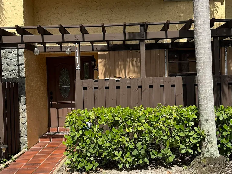 1114 NW 79th Dr — Photo 1
