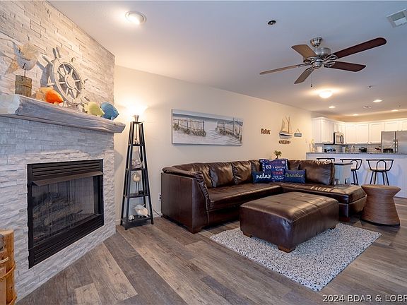 2nd image of 121 Cedar Glen Ct #1C