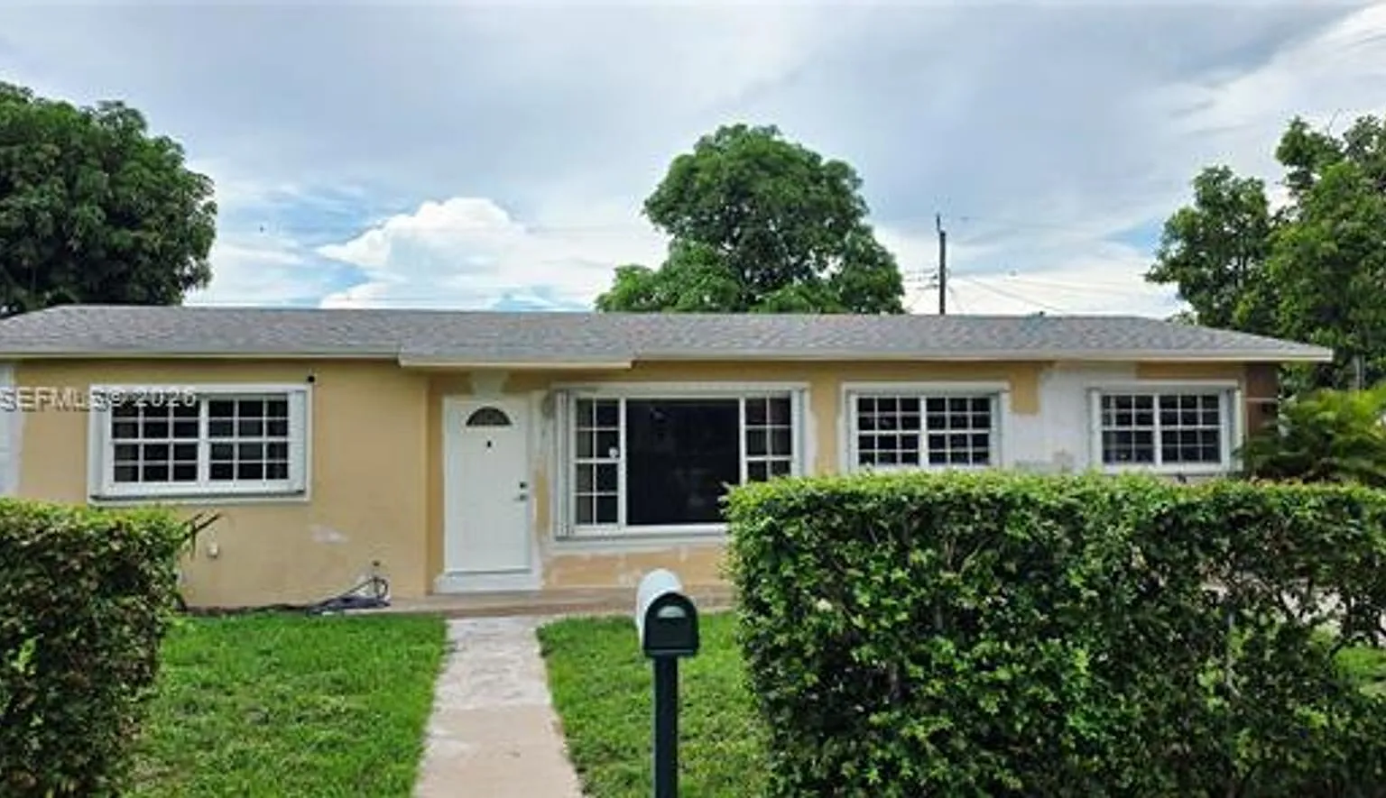 580 W 34th Pl # 580, Hialeah, FL 33012 — Photo 2