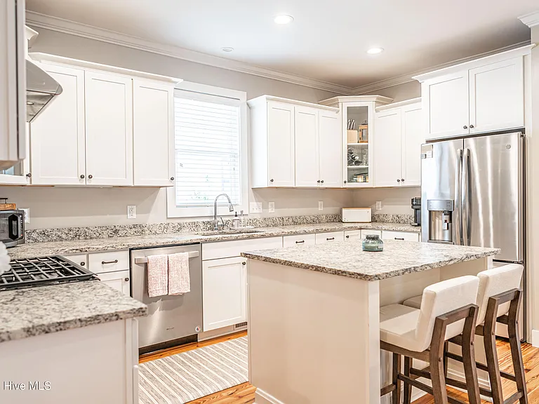 420 Manning Sq — Photo 10