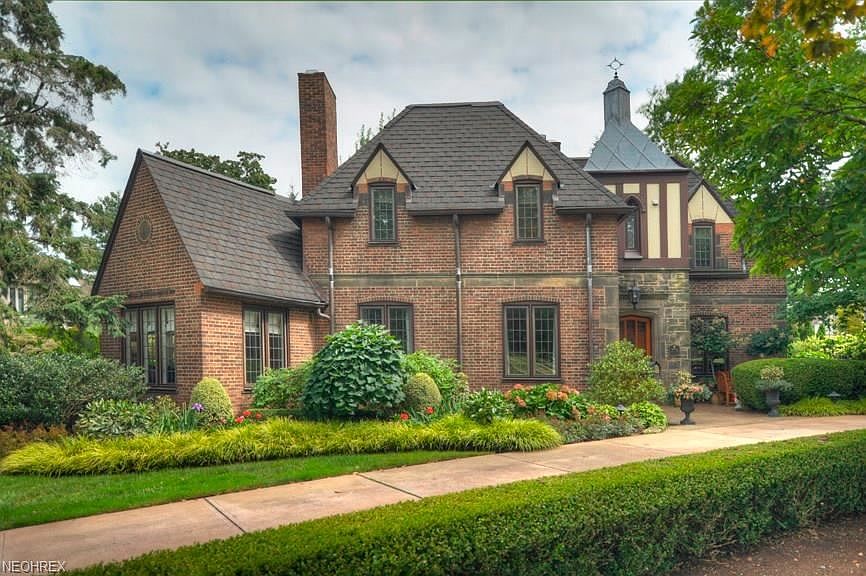 1st image of 371 Northcliff Dr