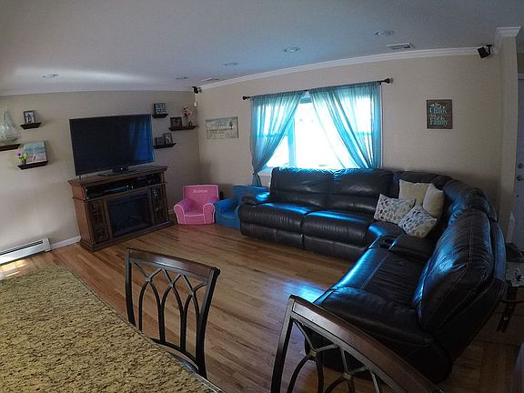 3rd image of 228 W End Ave