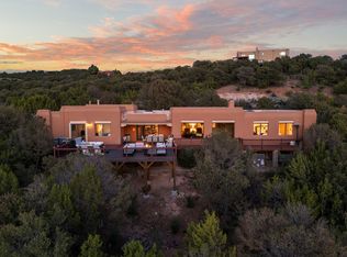 970 Thunderbird Ct, Santa Fe, NM 87501