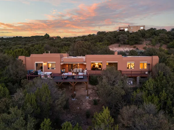 970 Thunderbird Ct, Santa Fe, NM 87501