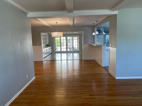 4th image of 4125 Bakman Ave