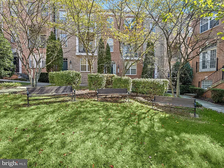563 Pelican Ave — Photo 36