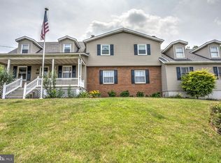 131 E Church St, Stevens, PA 17578