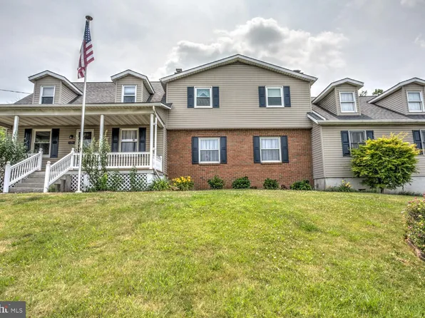 131 E Church St, Stevens, PA 17578