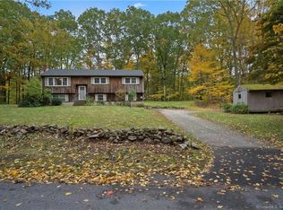 29 Cedar Hill Rd, Newtown, CT 06470