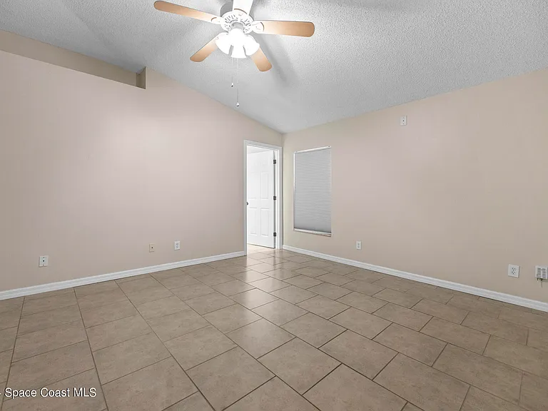 4800 Manchester Dr — Photo 20