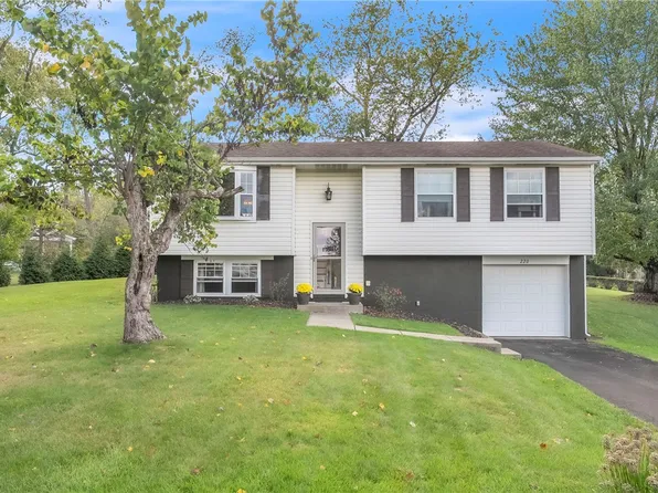 220 Cameron Dr, Cranberry Township, PA 16066