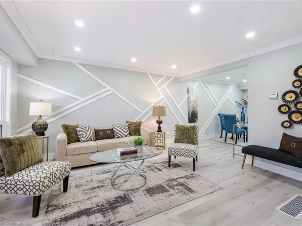 1445 Fenelon Cres, Oshawa, ON L1J 6G2