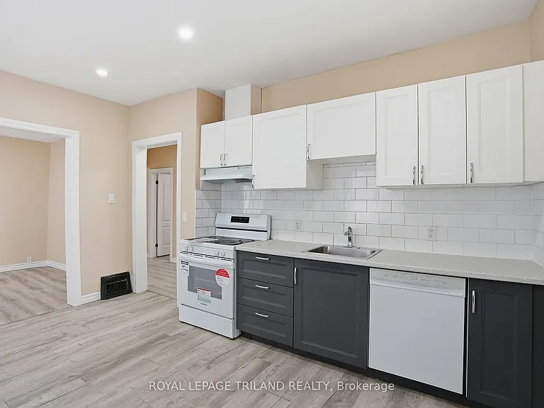 151 Waterloo St — Photo 7