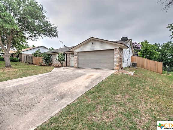 4th image of 2402 Phyllis Dr