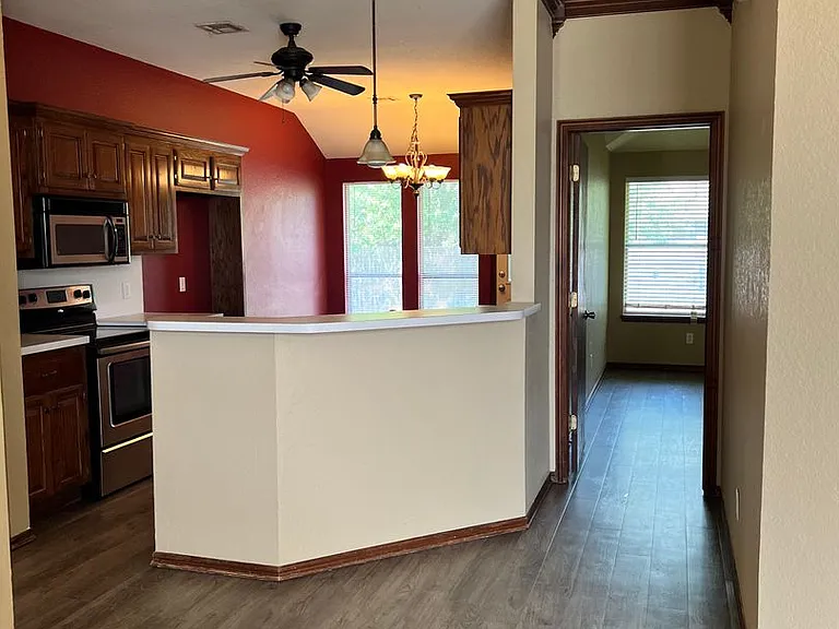 213 Pinafore Dr — Photo 4