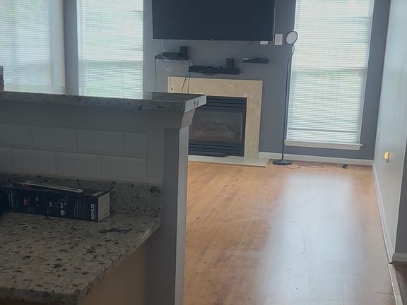 5th image of 15604 Everglade Ln