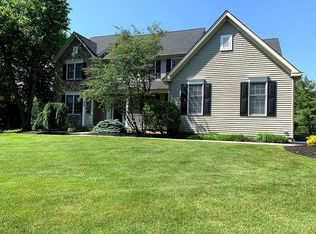 875 Wooded Pond Rd, Ambler, PA 19002