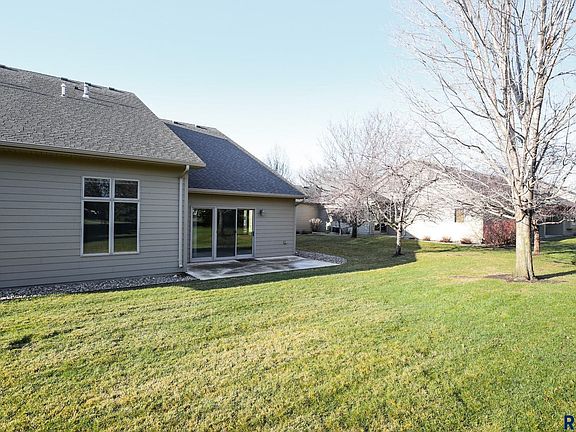 2nd image of 718 E 70th Pl