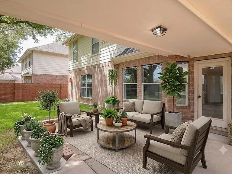 2515 Lansing Cir — Photo 46