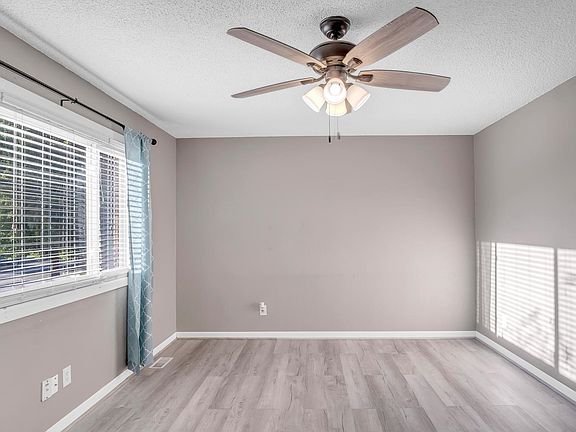 4th image of 3120 S Sheridan Ave