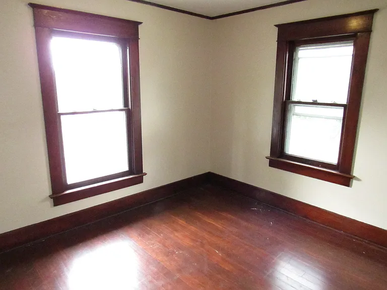 821 S 7th St — Photo 13