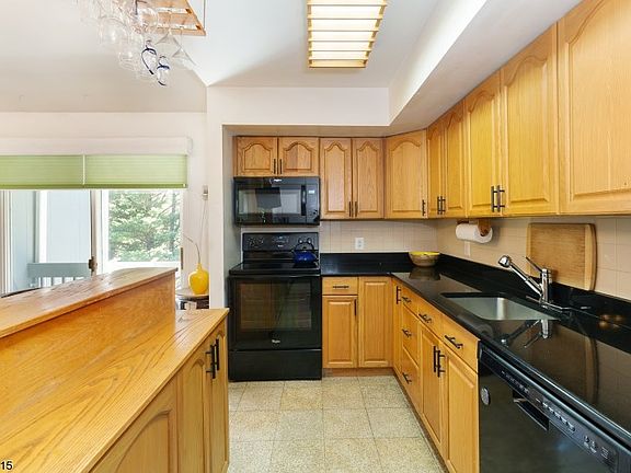 3rd image of 103 Marion Dr