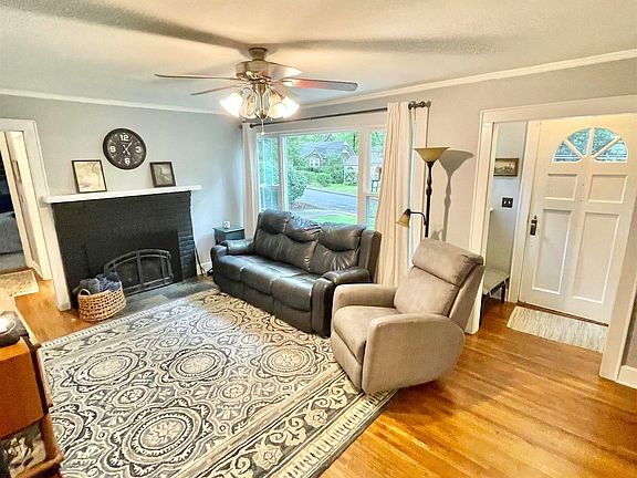 3rd image of 229 Cureton St