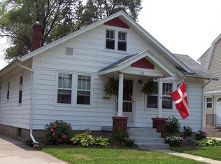736 Evelyn St NE, Grand Rapids, MI 49505
