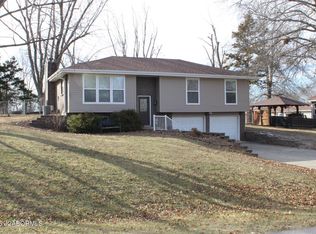 319 W Forest Ln, Jefferson City, MO 65109