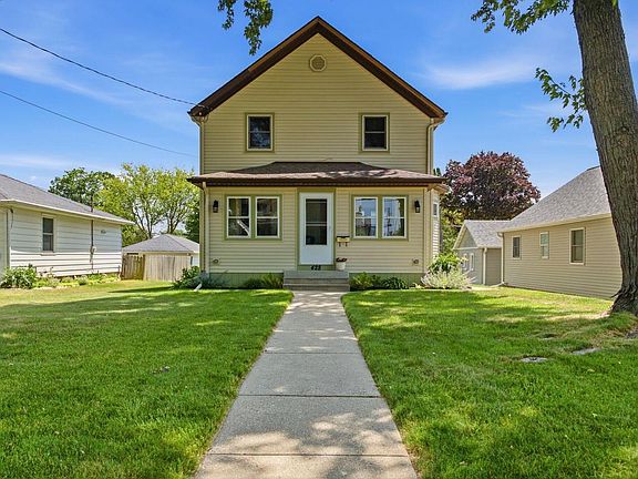 2nd image of 428 Grand AVENUE