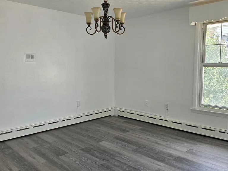 25-27 E Main St — Photo 5