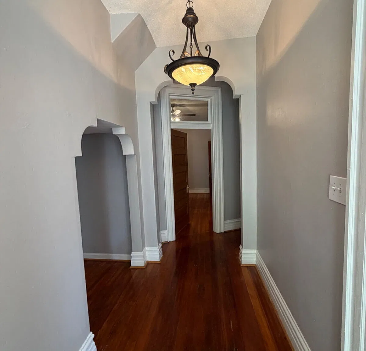 "Charming historic 3-Bed St. Louis Multiplex with Elegant Hardwood Floors!" — Photo 4