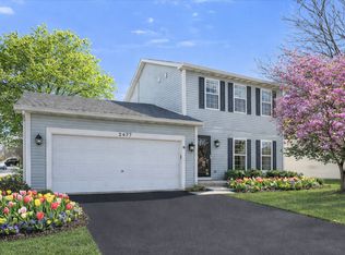 2477 Smithfield Ct, Aurora, IL 60503