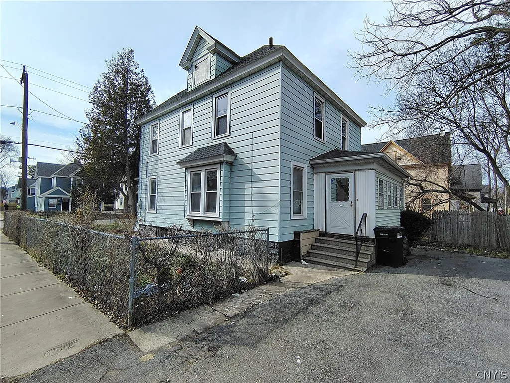 Building Photo - 2331 Midland Ave